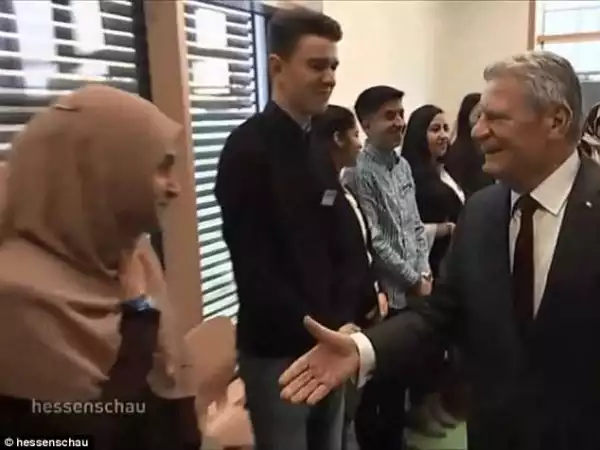 Muslim Girl Refuses To Shake German President’s Hand During Visit To Her School (Photos)